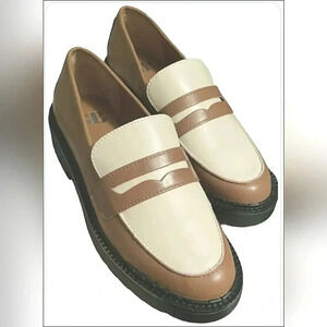Academia Preppy Leather 9.5 Penny Loafers Slip-On 2 Tone Lugsole New